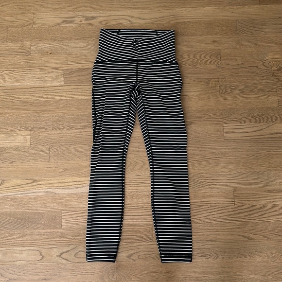 Lululemon Train Times Pant 25" in Parallel Stripe Black White - Picture 5 of 7